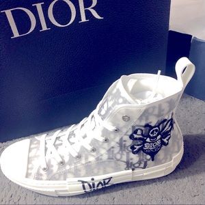 B23 HIGH-TOP SNEAKER